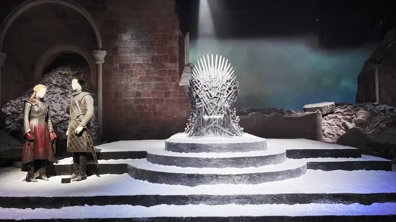 Billet d'entrée et départ de Dublin pour le Studio Game of Thrones - Le trône de fer avec la Reine et le Roi.