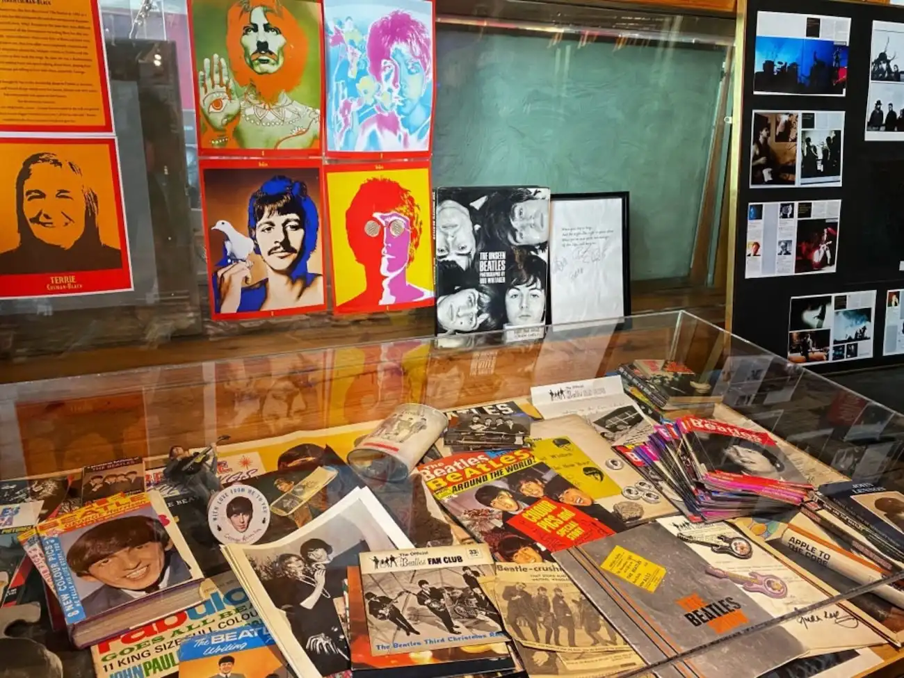 Exposition de magazines au Musée du Rock 'n' Roll Irlandais à Dublin, Irlande.