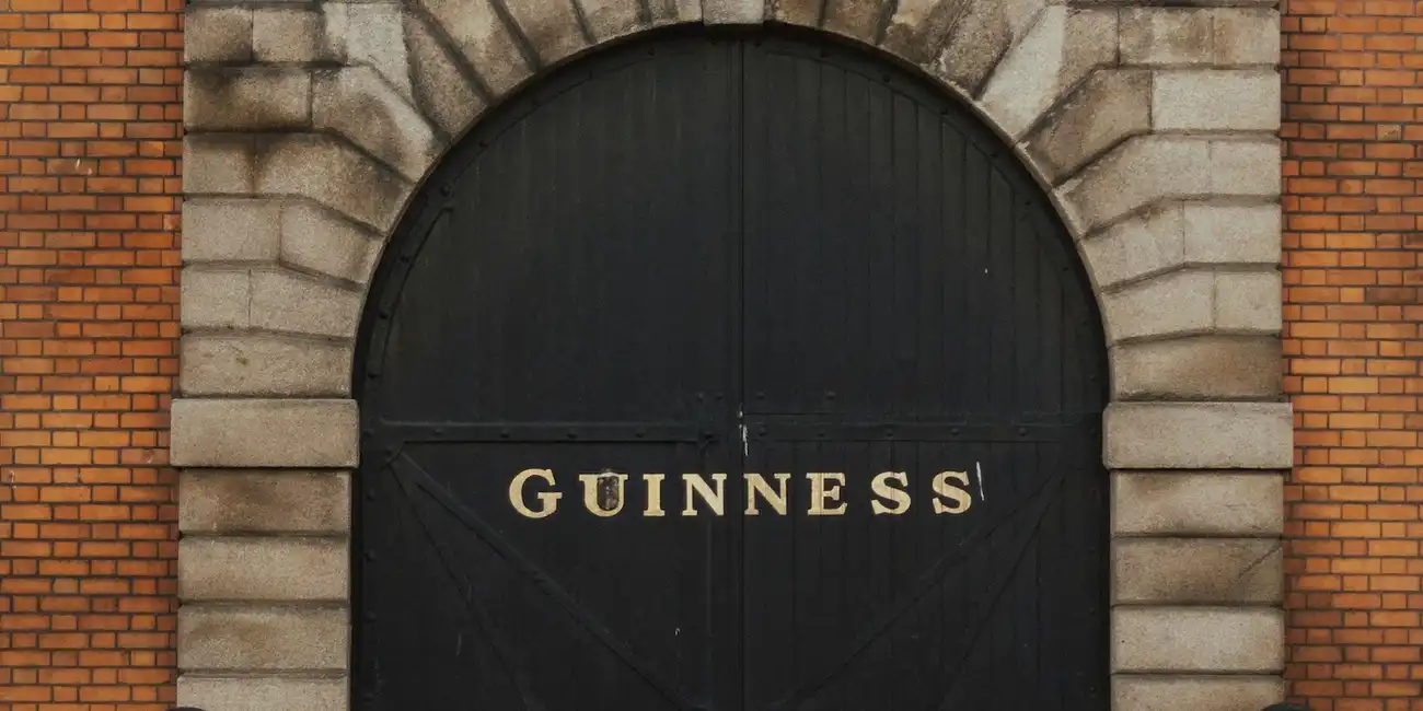 Entrée au Guinness Storehouse, une attraction populaire à Dublin, Irlande - Meilleures choses à faire à Dublin avec le Dublin City Pass.